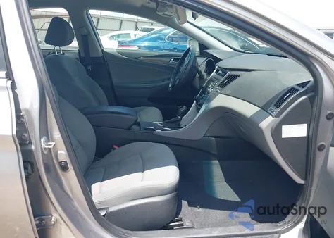 2011 Hyundai Sonata Hybrid from USA, damaged, VIN KMHEC4A48BA006255